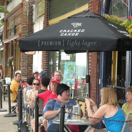 Canalside Restaurant, Inn & Kitchen Store Port Colborne Esterno foto