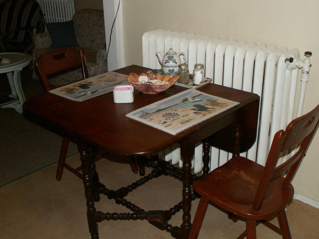 Canalside Restaurant, Inn & Kitchen Store Port Colborne Camera foto