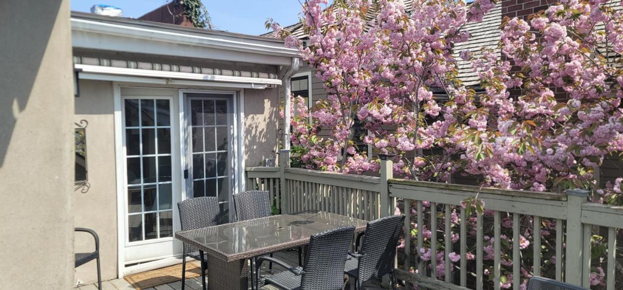 Canalside Restaurant, Inn & Kitchen Store Port Colborne Esterno foto