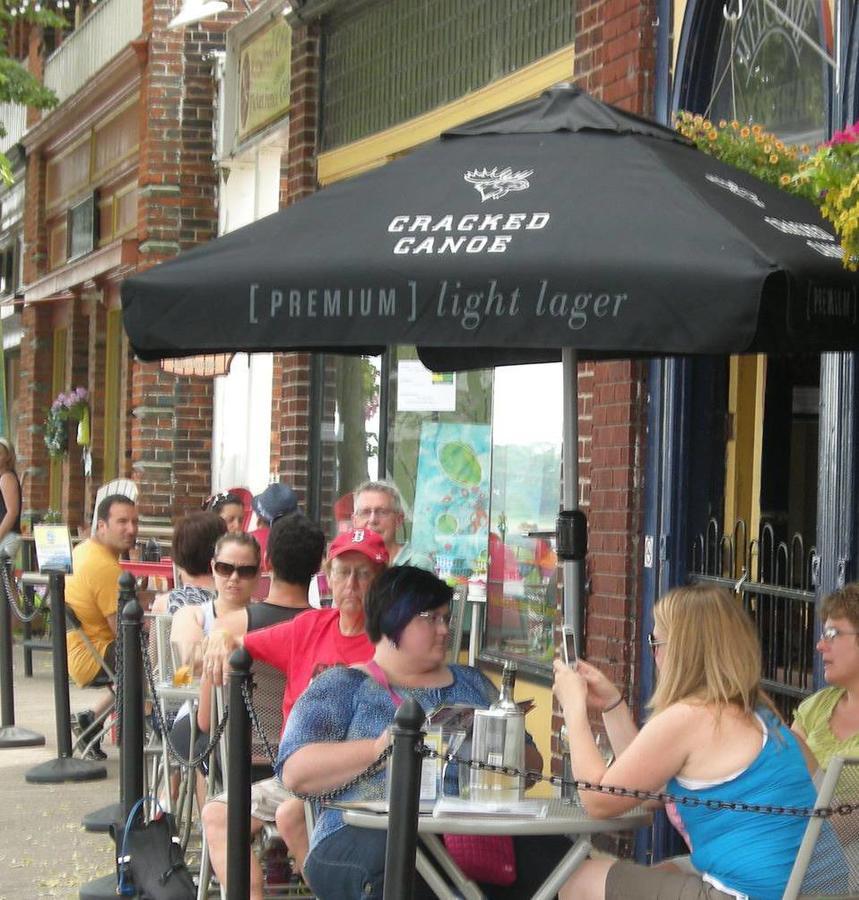Canalside Restaurant, Inn & Kitchen Store Port Colborne Esterno foto