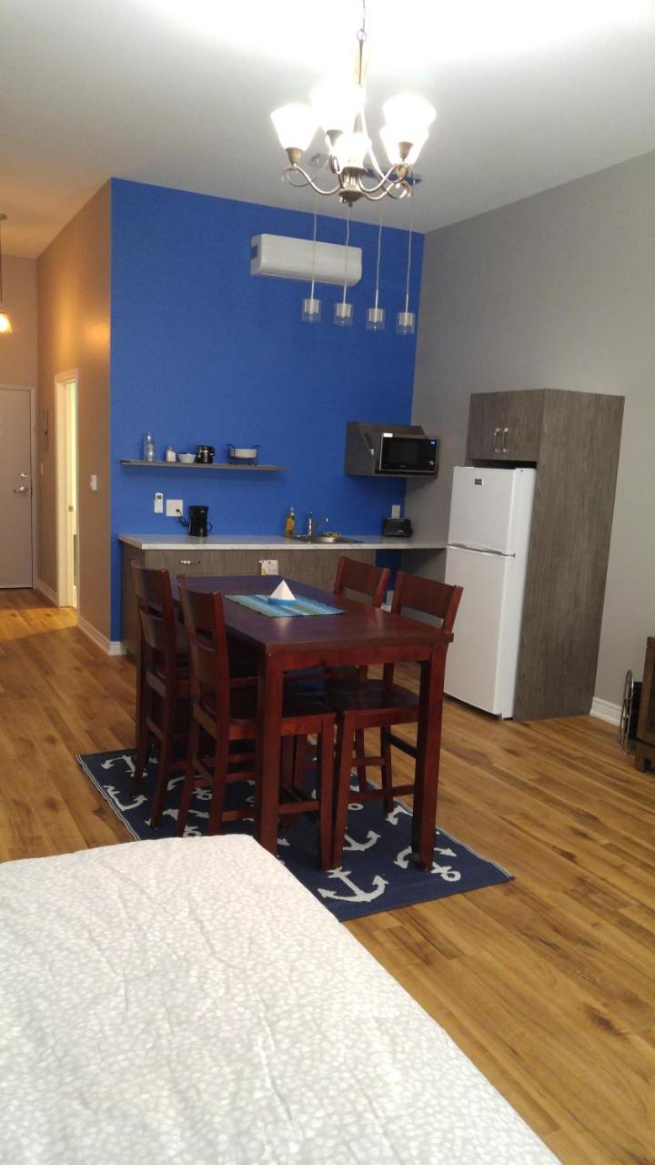 Canalside Restaurant, Inn & Kitchen Store Port Colborne Esterno foto