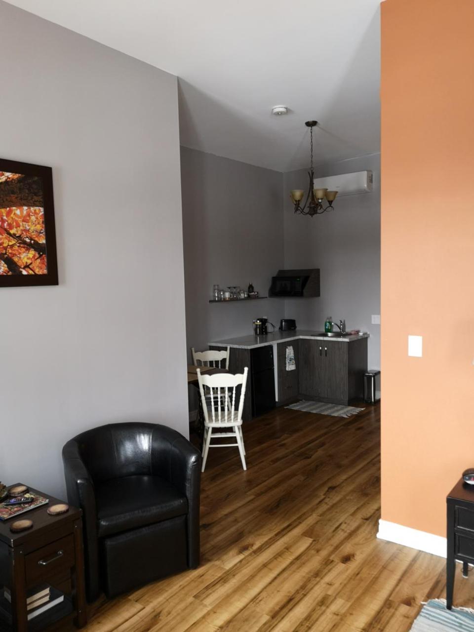 Canalside Restaurant, Inn & Kitchen Store Port Colborne Esterno foto